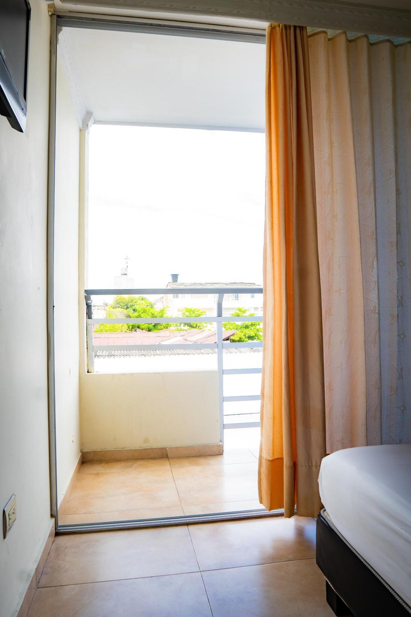 Kalina Hotel Girardot Buitenkant foto